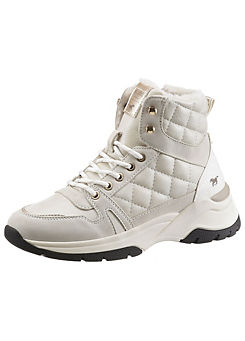 Classic Quilted Winter Boots by Mustang