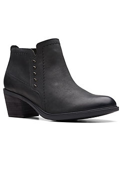 Neva Lo Wide E Fitting Black Leather Boots by Clarks