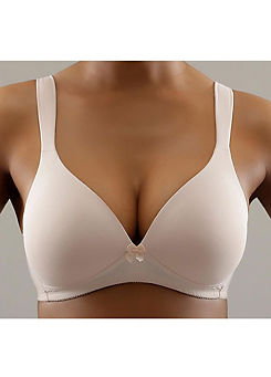 Non-Wired Soft Cup Bra by Naturana