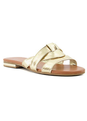 Heel flat store sandal