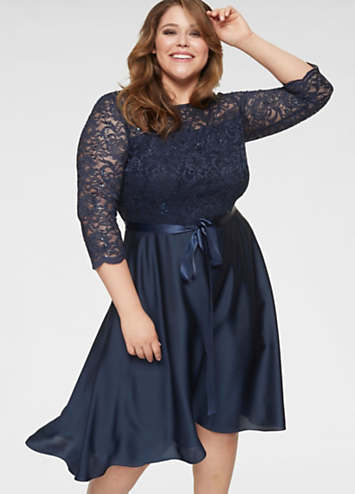 curvy evening wear