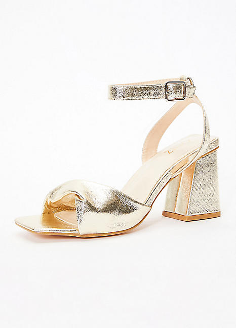 Quiz on sale gold sandals