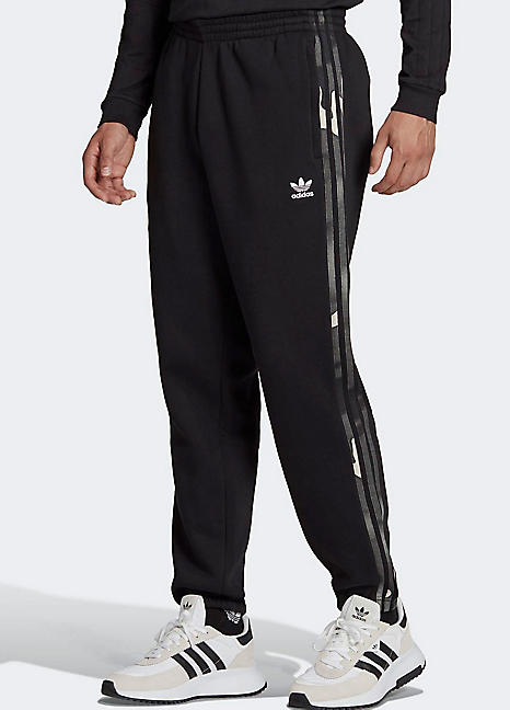 Adidas best sale printed pants