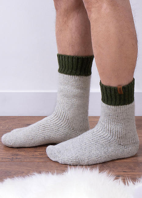 Totes bed deals socks mens