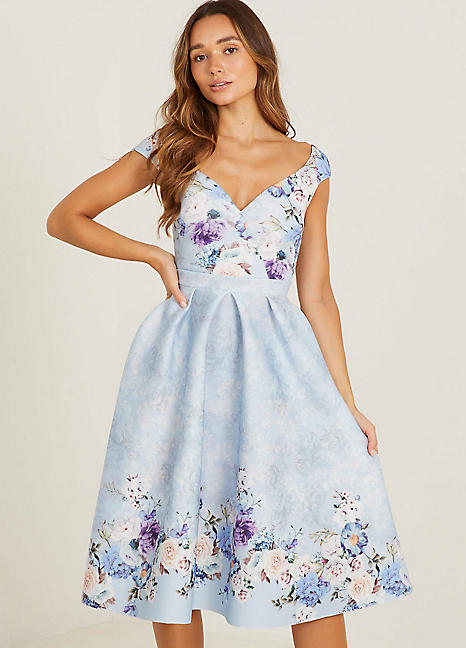 Blue floral clearance dress quiz