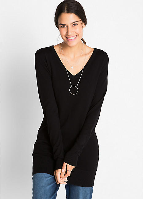 black knitted v neck jumper