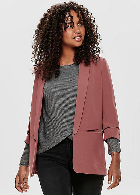 three quarter sleeve blazer