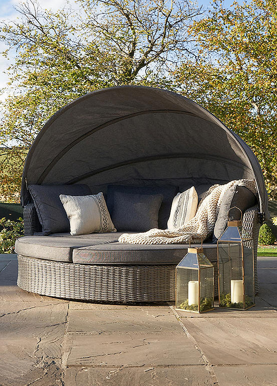 Bermuda Day Bed by Pacific Lifestyle Look Again