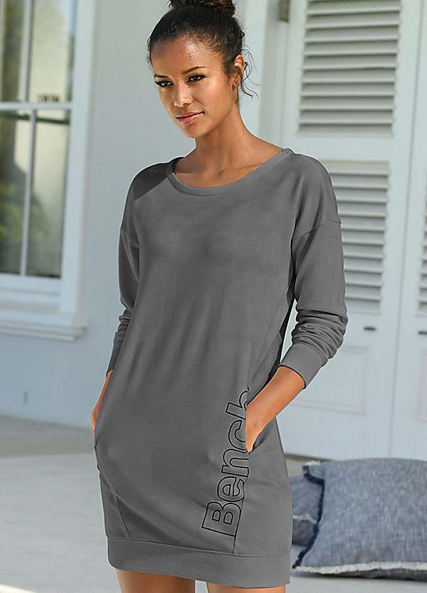 Long sleeve sweatshirt outlet dress