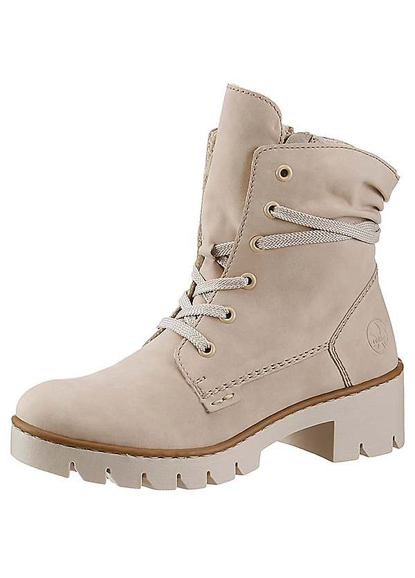 Square heel store snow boots