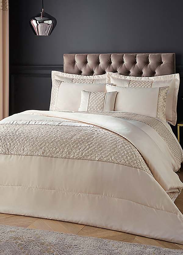 Bedspread with pillow shams best sale