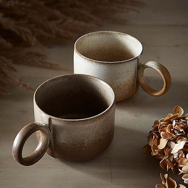 Round mugs deals