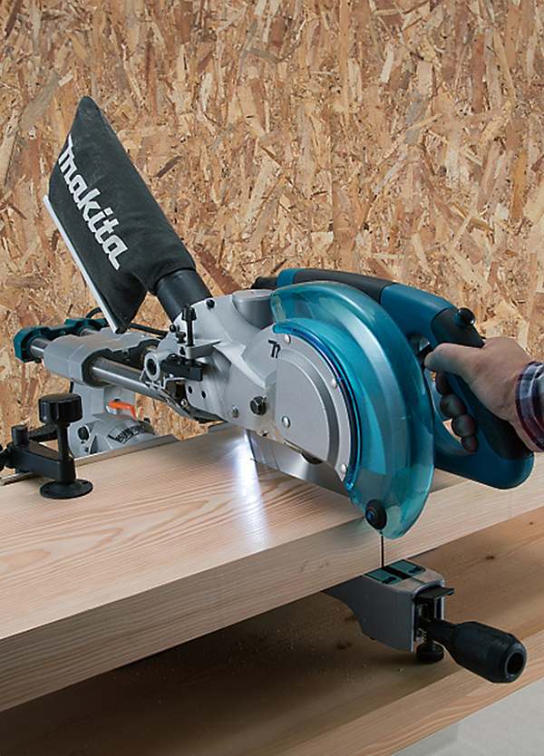 Makita 216 mitre saw hotsell