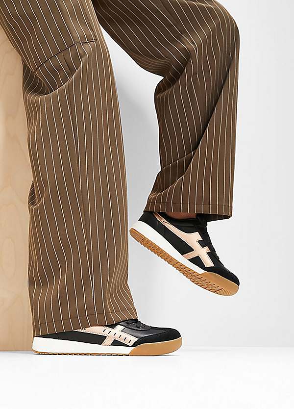 Ladies Zinger Metallic Roads Totale Trainers by Skechers Look