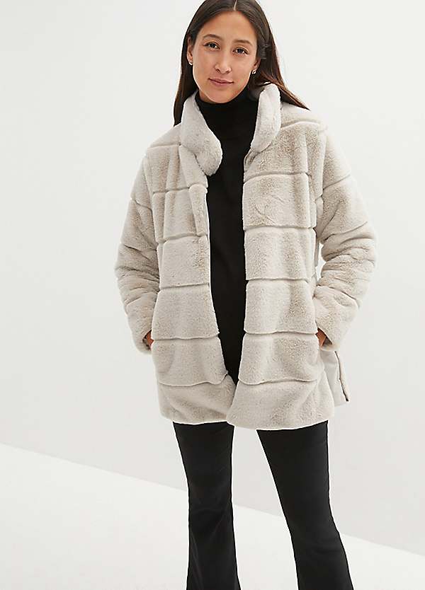 Maternity faux 2025 fur coat