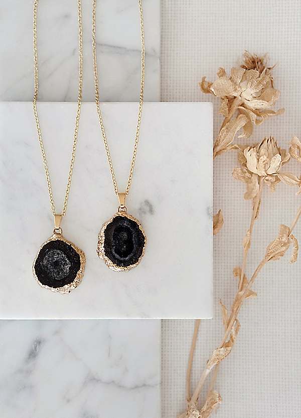 Black agate necklace discount