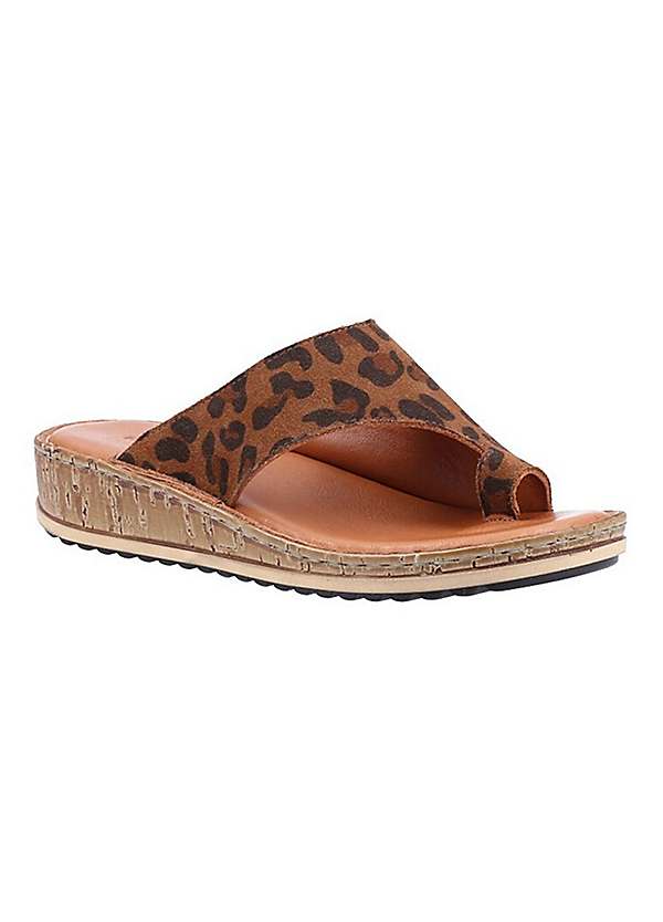 Hush puppies toe store post sandals