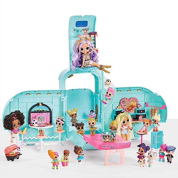 L.O.L. Surprise! O.M.G. 4-in-1 Glamper Playset