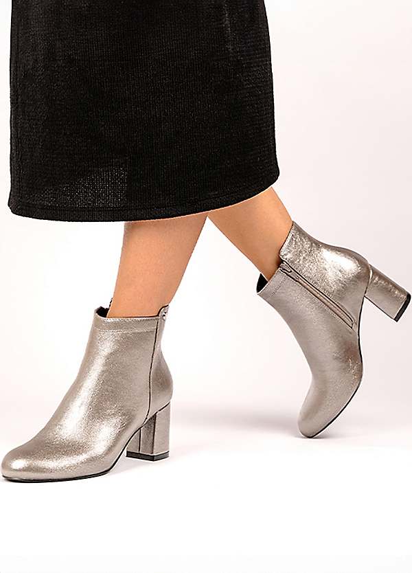 Pewter Metallic Emmy outlet Pour La Victoire Heeled Ankle Boots