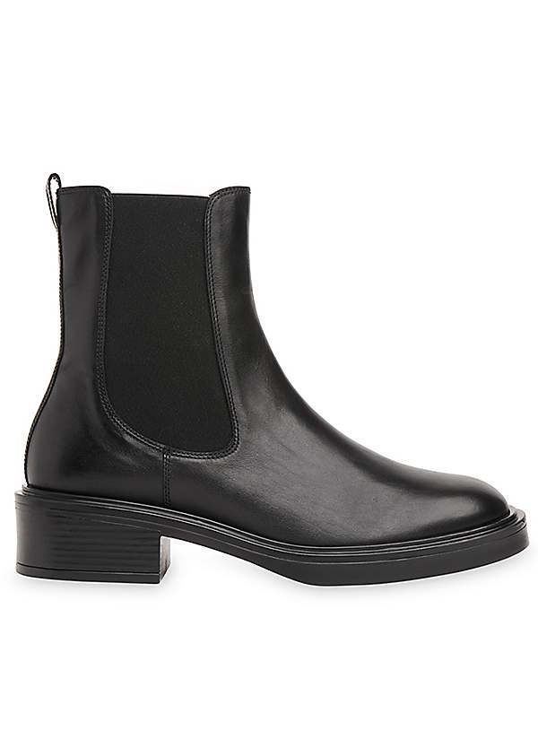 Novo on sale black boots