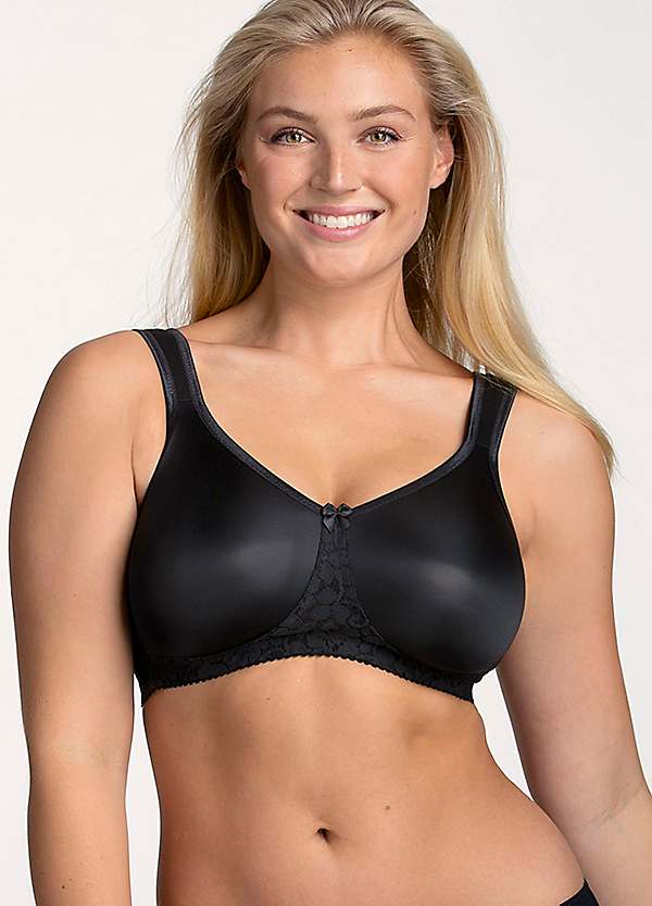 Smoothing Non Wired Padded Bra With Lace Detail