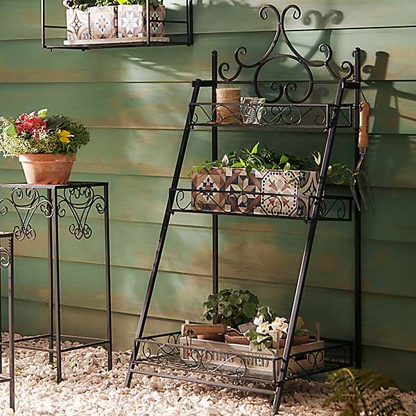 Etagere plants store