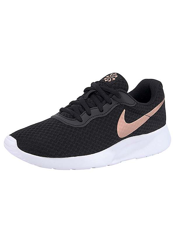 nike tanjun shoes black