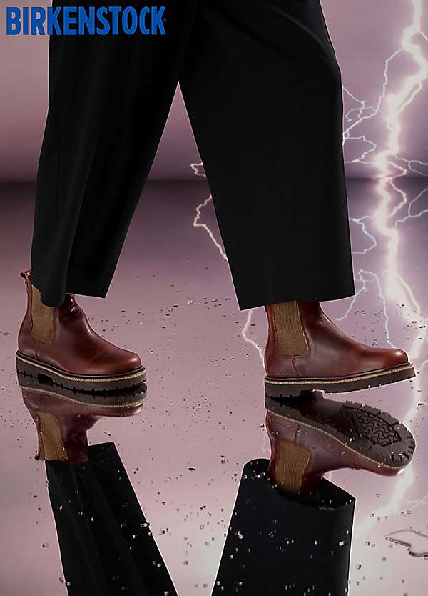 Women's Highwood Slip On Leve Chocolate Chelsea Boots by