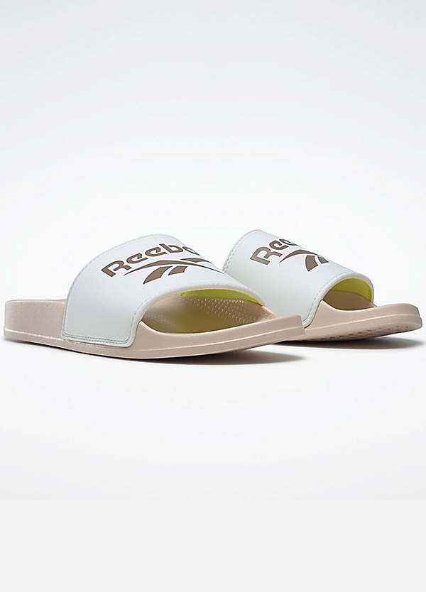 Reebok black store flip flops