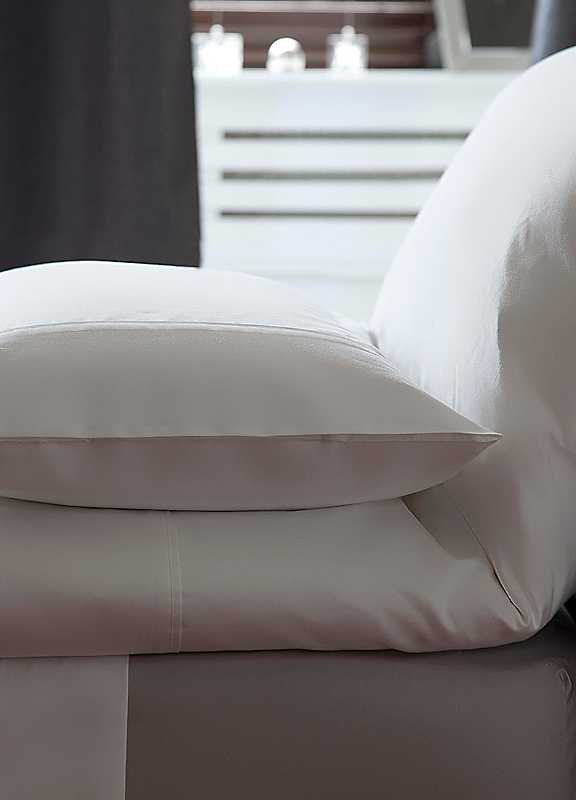 500 Thread count Plain Dye Bedlinen by Belledorm 500 Thread count Plain Dye Bedlinen by Belledorm